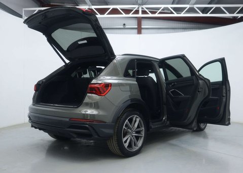 Audi Q3 1.5 TFSI CoD 35 Black Edition SUV 5dr Petrol S Tronic Euro 6 (s/s) (150 ps) 61