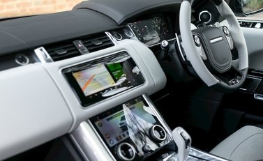 Land Rover Range Rover Sport 5.0 SVR 17