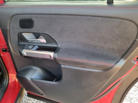 Mercedes-Benz EQB EQB 350 4MATIC AMG LINE PREMIUM 27