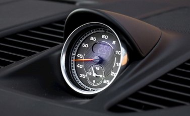 Porsche 911 Targa 4 GTS (991.2) 5