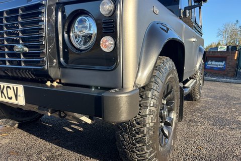 Land Rover Defender 90 TD Autobiography Station Wagon - 1/100 Made - LR Service History 23