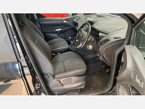 Ford Grand Tourneo Connect 1.5 TDCi Titanium Euro 6 (s/s) 5dr 4