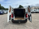 Peugeot Expert MWB L2H1 Professional 2700 Air Con Sensors Tow Bar EURO 6 NO VAT 11