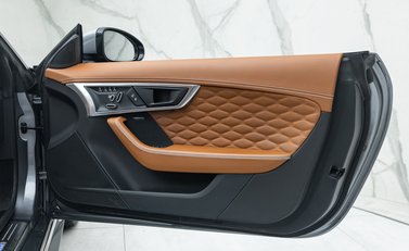 Jaguar F-Type SVR Convertible 16