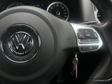 Volkswagen Tiguan 2.0 TDI BlueMotion Tech R-Line DSG 4WD Euro 5 (s/s) 5dr (Nav) 45