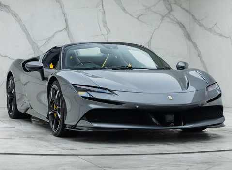 Ferrari SF90 Spider 12