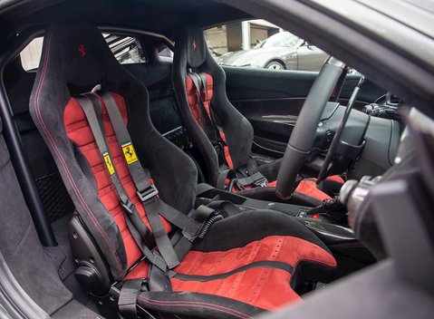 Ferrari 488 Pista 12