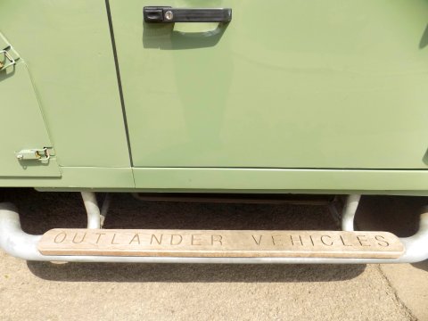 Land Rover Defender 110 2.5 Diesel 23