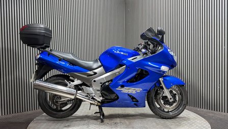 Kawasaki ZZR 2003 24K GOOD CLEAN CONDITION RUNNING PROJECT BIKE
