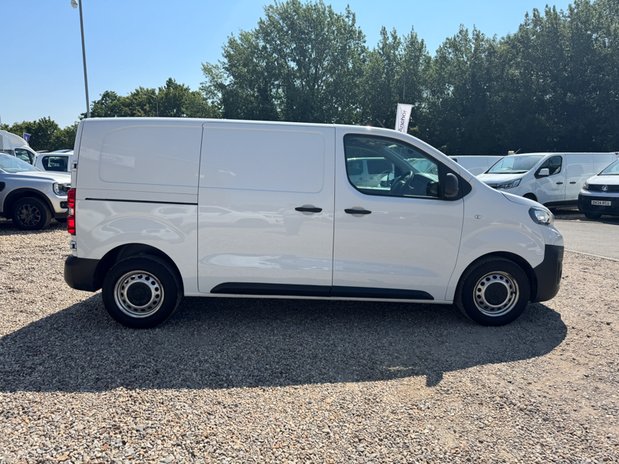 Peugeot Expert MWB L2H1 Bluehdi Professional Premium Plus Air Con Cruise SELECT 5
