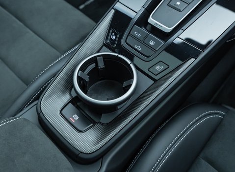 Porsche 911 Carrera GTS (992) 26