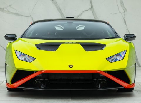 Lamborghini Huracan STO 9