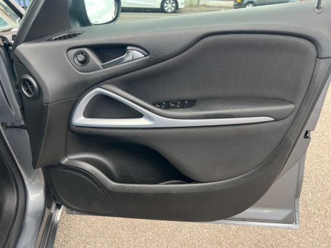 Vauxhall Zafira 1.4i Turbo SRi Euro 6 5dr 30
