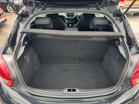 Peugeot 208 1.2 PureTech Black Edition Euro 6 3dr 29