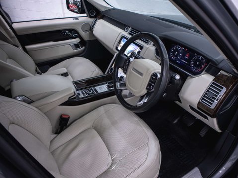 Land Rover Range Rover 3.0 Range Rover Vogue SDV6 Auto 4WD 5dr 2