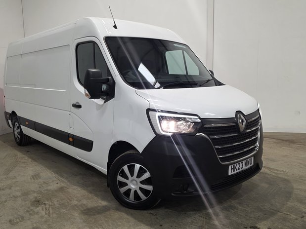 Renault Master RENAULT MASTER LWB DIESEL FWD LM35dCi 135 Business+ Medium Roof Van 1