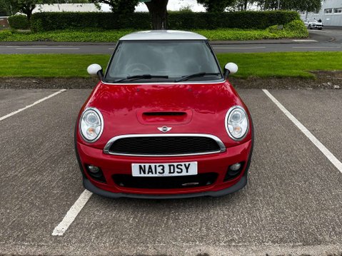Mini Hatch 1.6 John Cooper Works 3dr 24