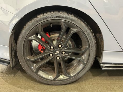 Ford Focus 2.0 TDCi ST-3 Euro 6 (s/s) 5dr 39