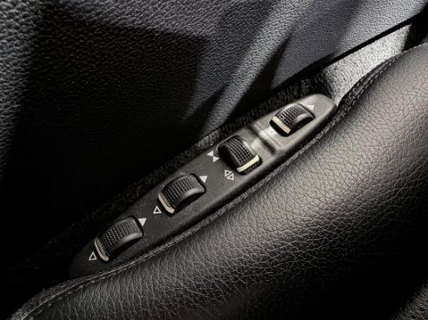 Mercedes-Benz E Class 6.2 E63 V8 AMG G-Tronic Euro 5 4dr 40