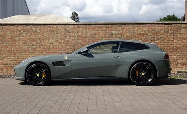 Ferrari GTC4 Lusso 9
