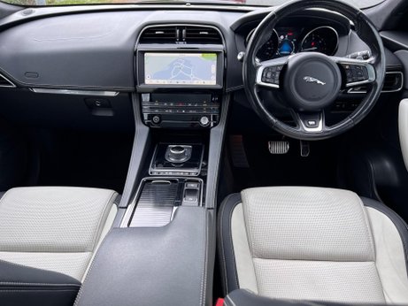 Jaguar F-Pace 2.0 D180 R-Sport Auto AWD Euro 6 (s/s) 5dr 20