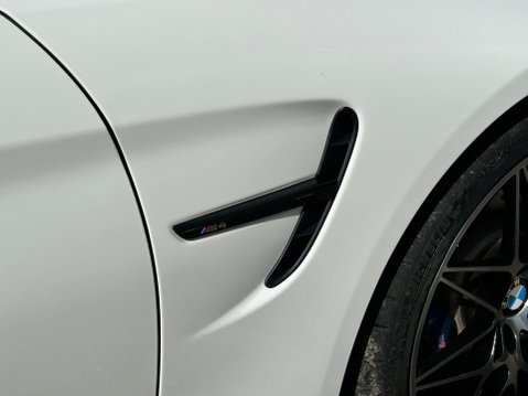 BMW 4 Series M4 COMPETITION 16