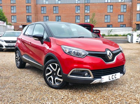 Renault Captur SIGNATURE NAV TCE.. 5 SERVICES… 1 PREVIOUS KEEPER.. STUNNING EXAMPLE