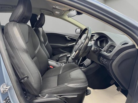 Volvo V40 2.0 D3 Momentum Nav Plus Euro 6 (s/s) 5dr 13