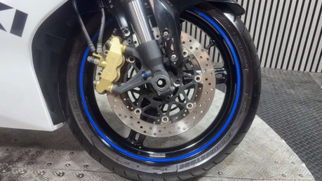 Suzuki GSX-R 2005 28K NEW MOT SERVICED WARRANTY 600CC SUPER SPORT GIXXER 16