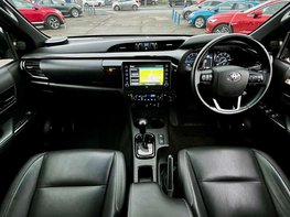 Toyota Hilux 2.8 HI-Luxury Invincible X D-4D 4WD Double Cab Auto 4WD 5dr 2