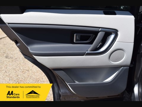Land Rover Discovery Sport 2.0 Discovery Sport SE Tech TD4 Auto 4WD 5dr 33
