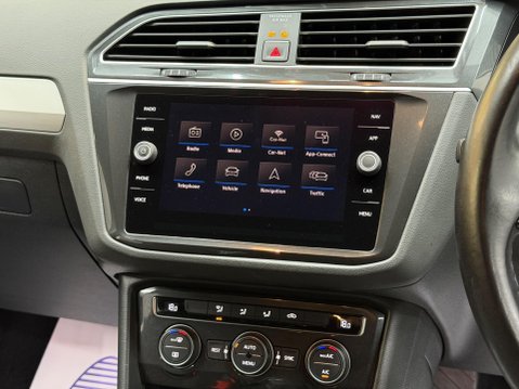 Volkswagen Tiguan 2.0 TDI SE Navigation 4Motion Euro 6 (s/s) 5dr 59