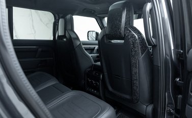 Land Rover Defender OCTA EDITION ONE 25