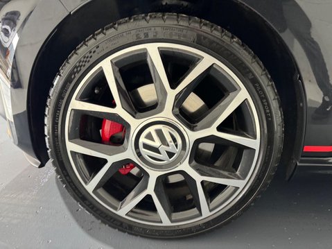 Volkswagen Up 1.0 TSI up! GTI 18