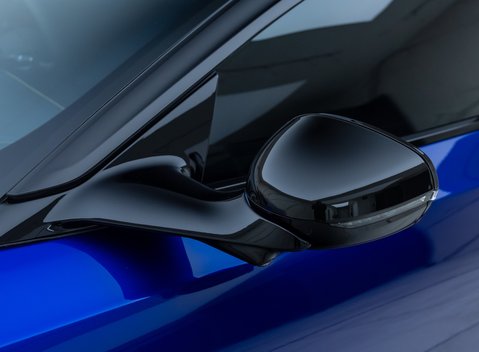 Aston Martin DB12 V8 28