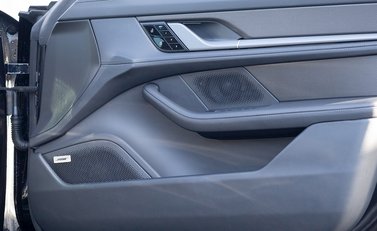 Porsche Taycan Turbo S 24