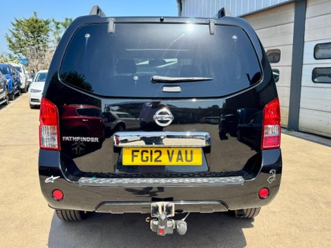 Nissan Pathfinder 2.5 dCi Tekna 4WD Euro 5 5dr 7