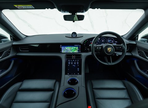 Porsche Taycan 4S 17