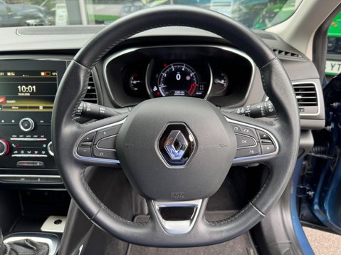 Renault Megane ICONIC TCE 30
