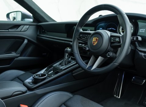 Porsche 911 GT3 Touring (992) 10