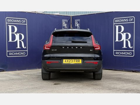 Volvo XC40 2.0 B4 MHEV Plus Dark SUV 5dr Petrol Hybrid DCT Auto Euro 6 (s/s) (197 ps) 5
