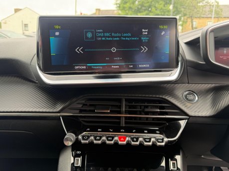 Peugeot e-208 ALLURE 14
