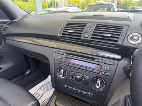 BMW 1 Series 2.0 118i Exclusive Edition Euro 5 (s/s) 2dr 32