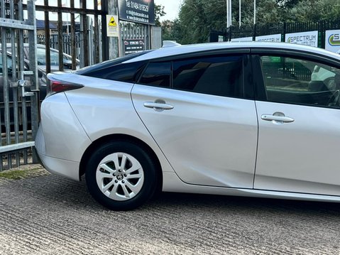 Toyota Prius VVT-I ACTIVE 19