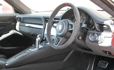 Porsche 911 (991) GT2 RS 11