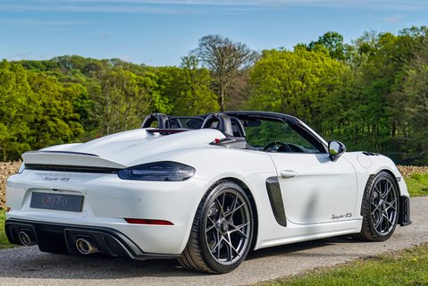 Porsche 718 SPYDER RS PDK 8