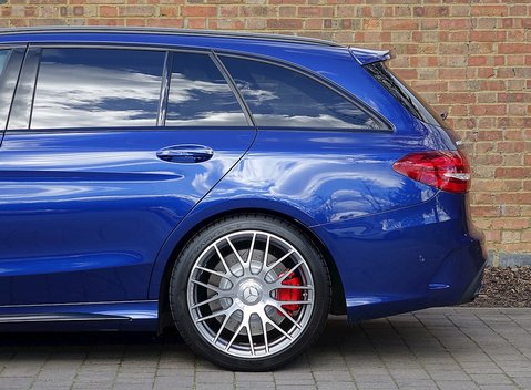 Mercedes-Benz C Class C63 S Estate 22