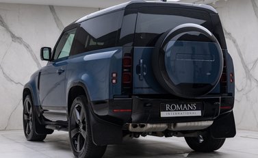 Land Rover Defender 90 D300 X-DYNAMIC HSE 10
