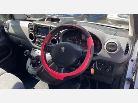 Peugeot Partner 1.6 eHDi 750 SE Panel Van 4dr Diesel Manual L2 (s/s) (134 g/km, 90 bhp) 24