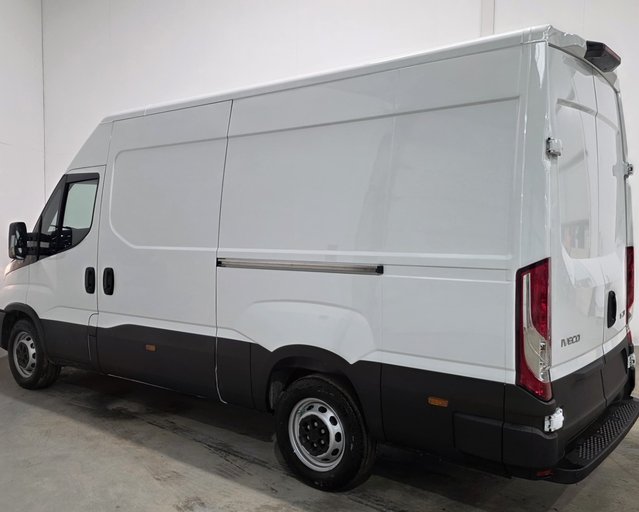 Iveco Daily 2.3 35S14 H2 Roof Business Van 3520L WB